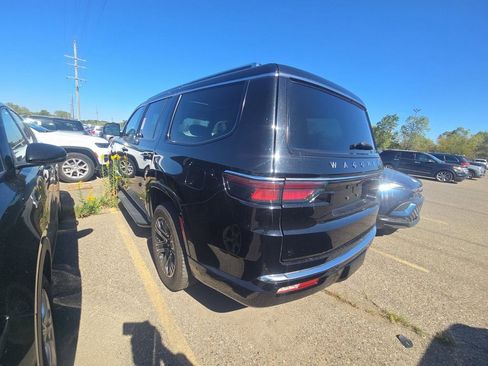 Used 2024 Jeep Wagoneer 4WD w/ Premium Group I image 2