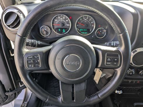 Used 2017 Jeep Wrangler Unlimited Sahara w/ Max Tow Package image 17