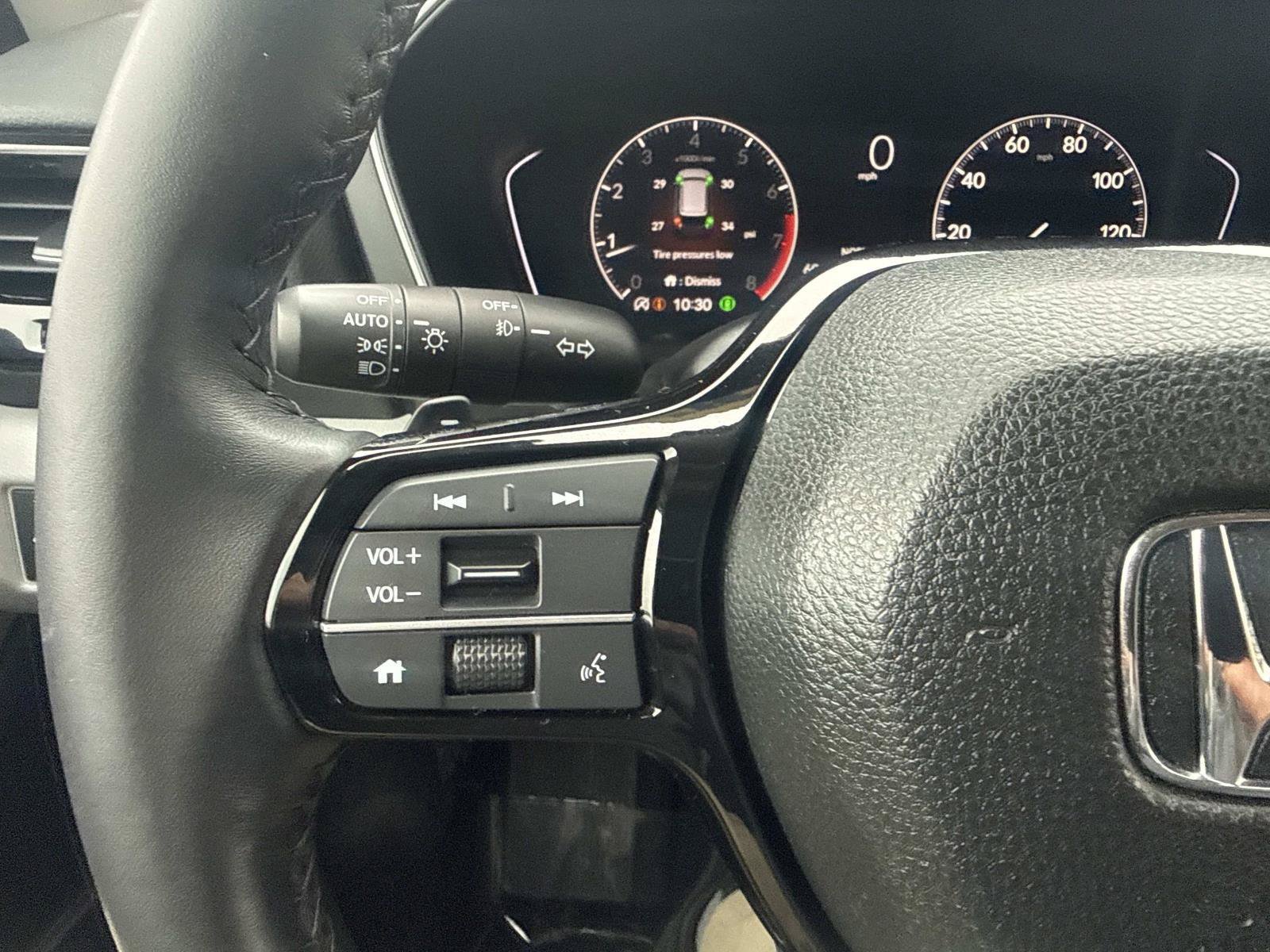 Used 2025 Honda Pilot EX-L image 30