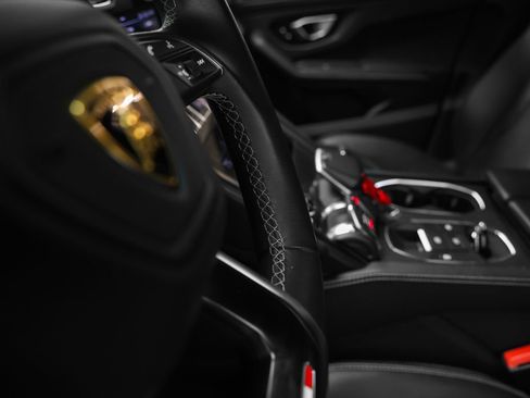 Used 2022 Lamborghini Urus AWD/4WD image 52
