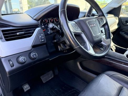 Used 2019 GMC Yukon XL SLT w/ Open Road Package AWD/4WD image 13