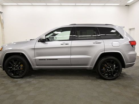 Used 2021 Jeep Grand Cherokee Altitude AWD/4WD image 4