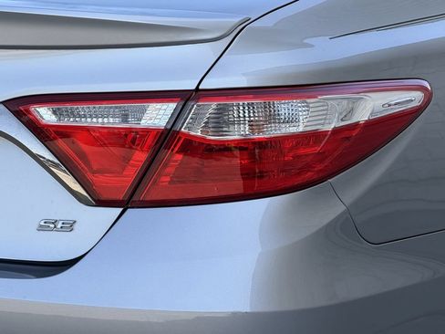 Used 2017 Toyota Camry SE FWD image 10