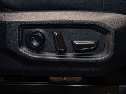 Used 2025 Toyota Tundra Limited image 26