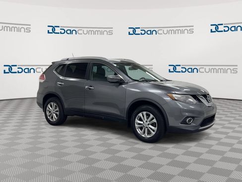 Used 2016 Nissan Rogue SV w/ SV Premium Package AWD/4WD image 2