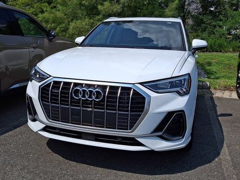 Used 2025 Audi Q3 2.0T Premium AWD/4WD image 2