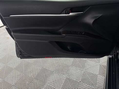 Used 2023 Toyota Camry SE FWD image 10
