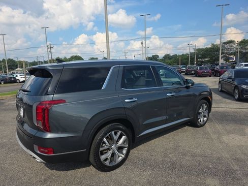 Used 2022 Hyundai Palisade SEL w/ Premium Package FWD image 5