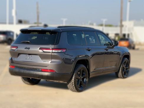 Used 2024 Jeep Grand Cherokee L Limited w/ Black Appearance Package AWD/4WD image 9