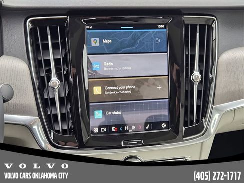 Used 2025 Volvo S90 B6 Plus image 12