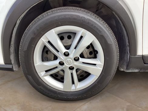 Used 2023 Nissan Kicks S image 28