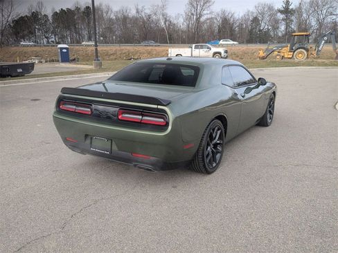 Used 2022 Dodge Challenger R/T w/ Driver Convenience Group image 5