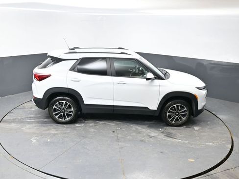 Used 2025 Chevrolet TrailBlazer LT w/ Driver Confidence Package image 41