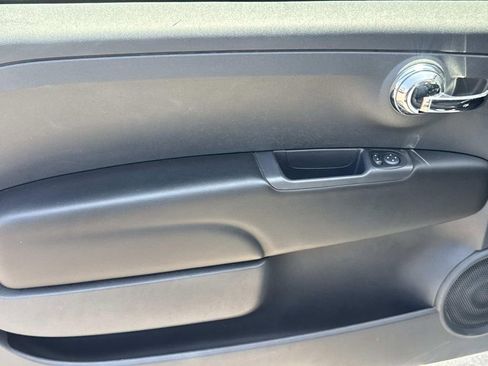 Used 2018 FIAT 500 Lounge FWD image 18
