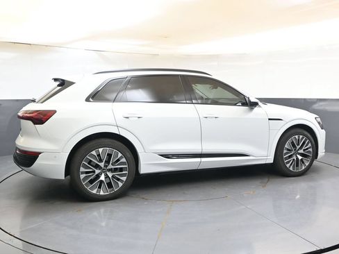 Used 2024 Audi Q8 e-tron Prestige AWD/4WD image 6