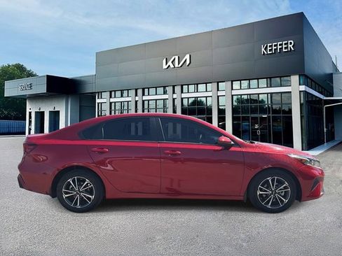 Used 2022 Kia Forte LXS image 9