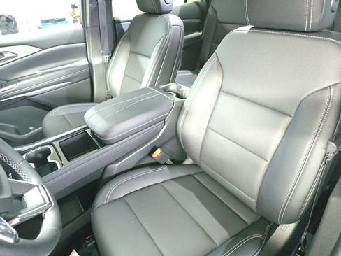 Used 2026 Chevrolet Traverse LT w/ Driver Confidence Package FWD image 15