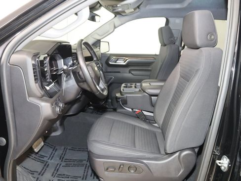 Used 2024 Chevrolet Silverado 1500 LT AWD/4WD image 11