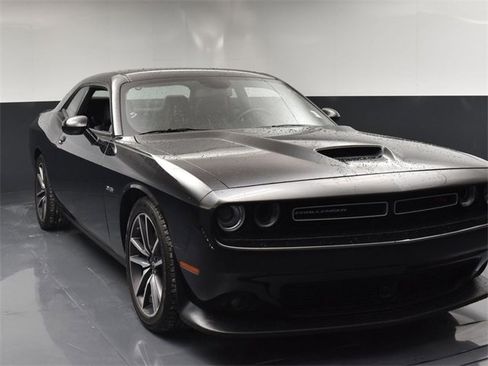 Used 2023 Dodge Challenger R/T w/ Plus Package image 2