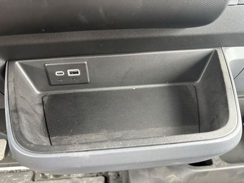 Used 2024 Chevrolet Brightdrop 400 w/ Commercial Equipment Package AWD/4WD image 24