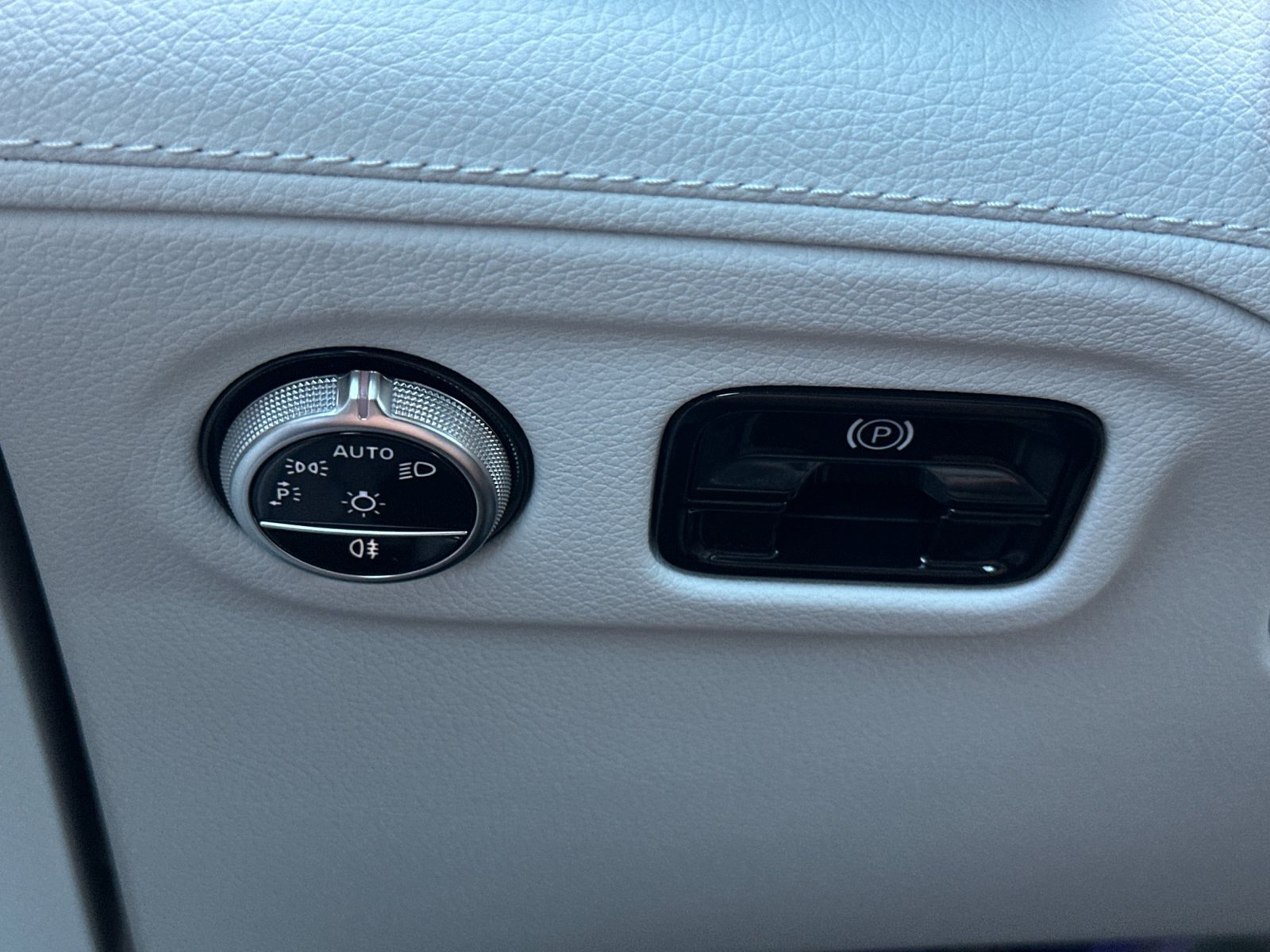 Certified 2023 Mercedes-Benz EQE 500 4MATIC SUV image 33