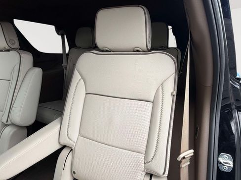 Used 2025 GMC Yukon Denali w/ Advanced Technology Package RWD image 25