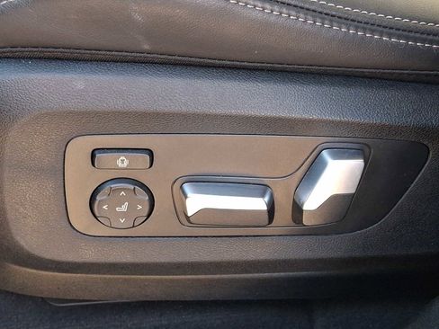 Used 2025 BMW X5 xDrive50e image 27