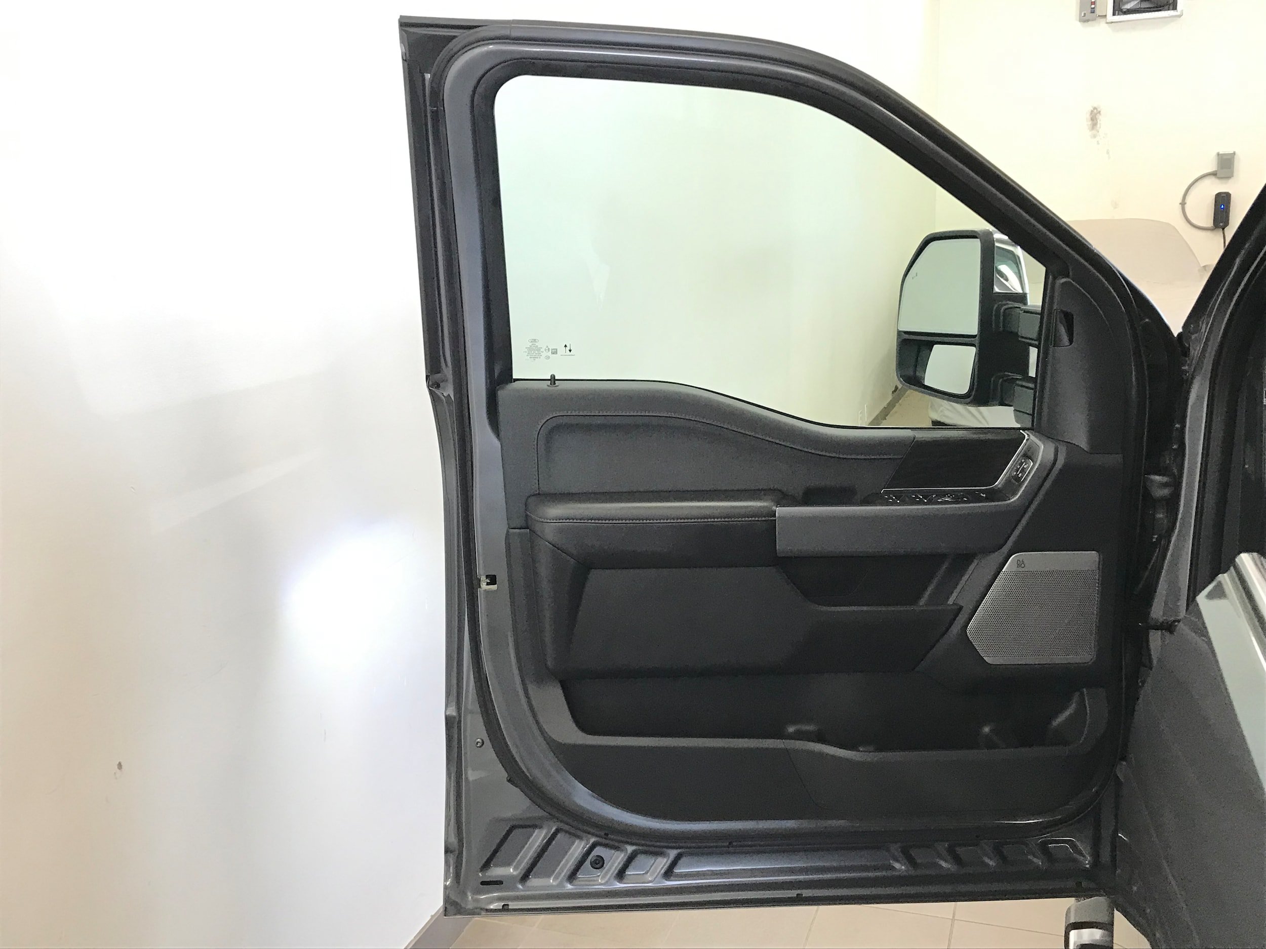 Used 2025 Ford F150 Lariat w/ Equipment Group 501A Mid AWD/4WD image 14