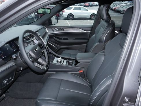 New 2025 Jeep Grand Cherokee Overland w/ Adv Protech Group III image 2