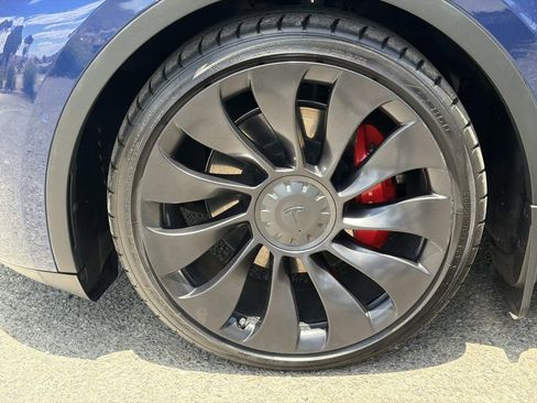 Used 2022 Tesla Model Y Performance AWD/4WD image 27