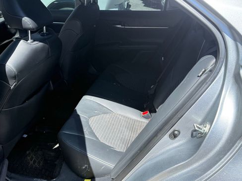 Used 2019 Toyota Camry SE w/ Convenience Package image 11