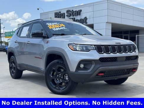 Used 2024 Jeep Compass Trailhawk AWD/4WD image 2