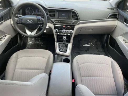 Used 2020 Hyundai Elantra SE FWD image 9