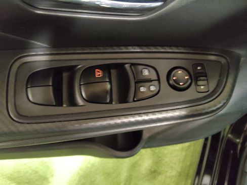 Used 2025 Nissan Versa SV FWD image 27
