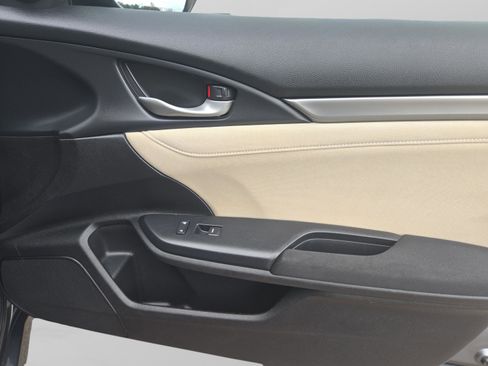 Used 2018 Honda Civic EX image 28