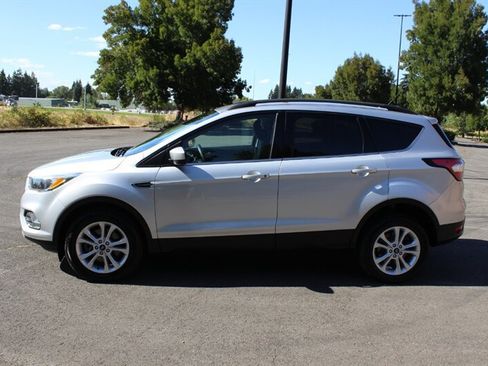 Used 2018 Ford Escape SE w/ Ford Safe & Smart Package AWD/4WD image 7