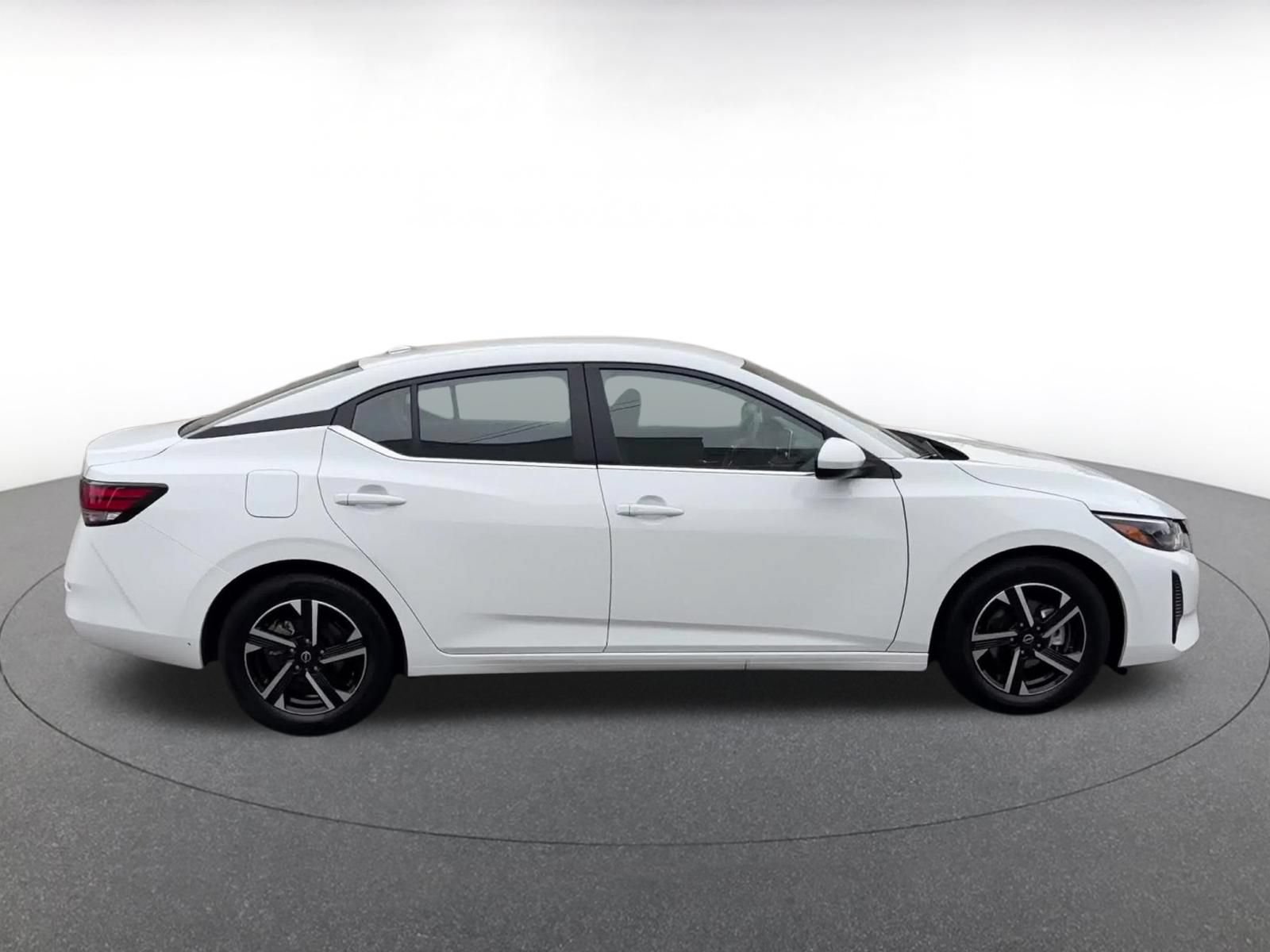 Used 2025 Nissan Sentra SV FWD image 15