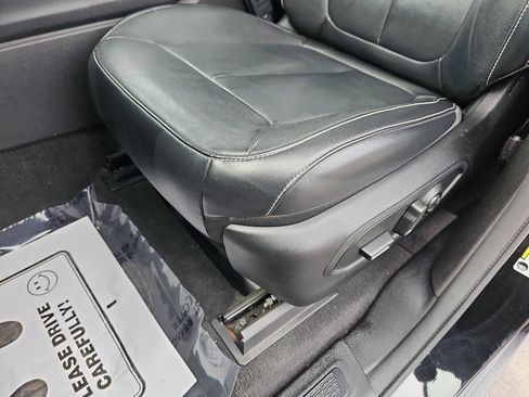 Used 2021 Jeep Grand Cherokee L Limited image 31