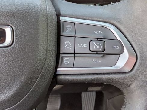 Used 2025 Jeep Compass Limited AWD/4WD image 23