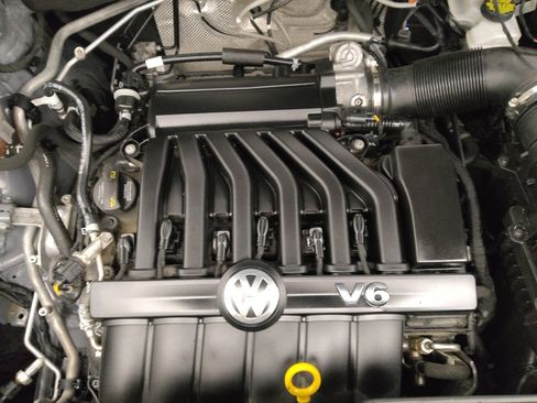 Used 2021 Volkswagen Atlas Cross Sport SE image 30