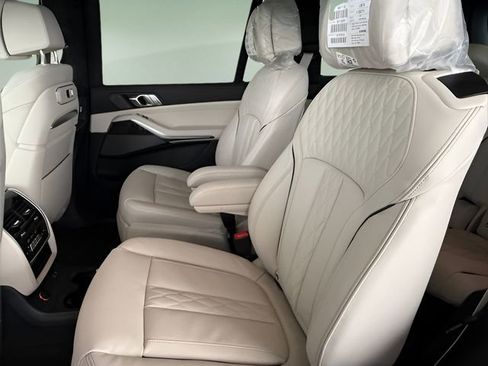 Used 2026 BMW X7 xDrive40i w/ M Sport Package AWD/4WD image 25