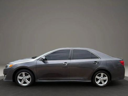 Used 2013 Toyota Camry SE FWD image 9