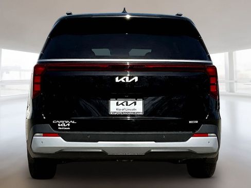 New 2026 Kia Carnival EX image 4