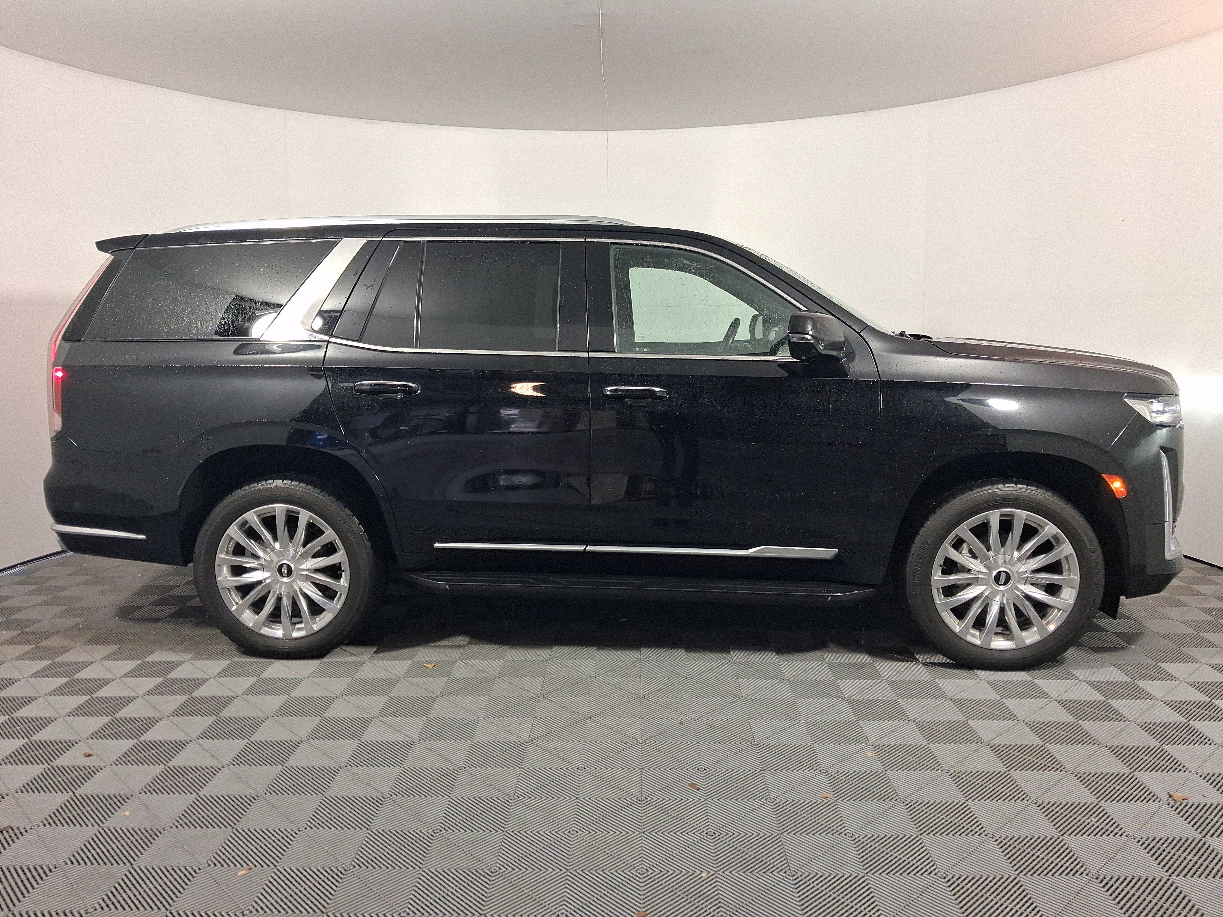Used 2022 Cadillac Escalade Premium Luxury AWD/4WD image 11
