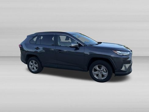 Used 2025 Toyota RAV4 XLE AWD/4WD image 3