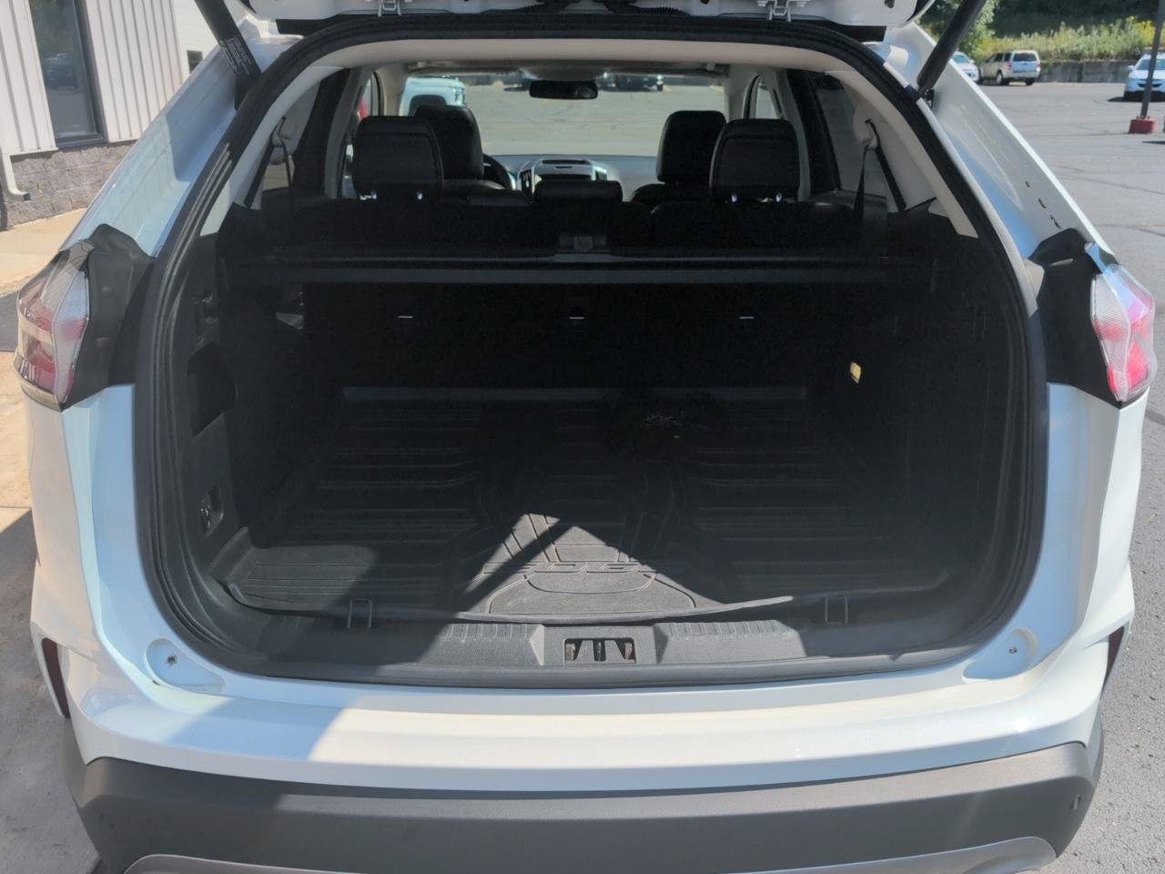 Used 2020 Ford Edge Titanium w/ Cargo Accessory Package AWD/4WD image 13