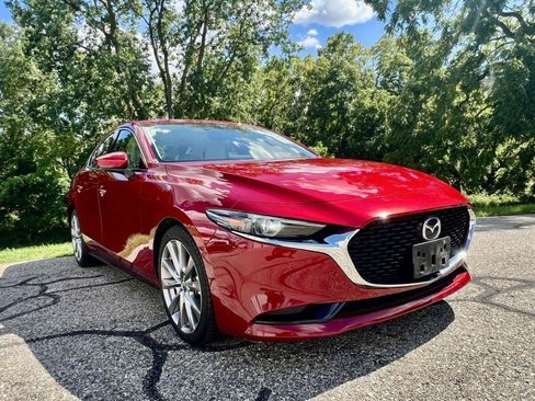 Used 2019 MAZDA MAZDA3 Sedan w/ Premium Package FWD image 2