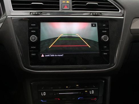 Used 2023 Volkswagen Tiguan SE image 17