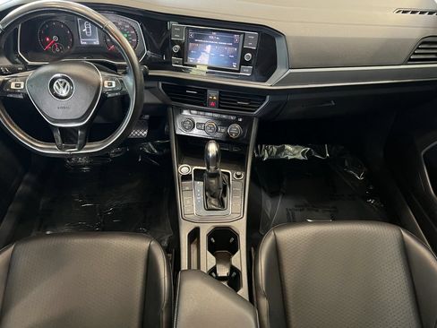 Used 2019 Volkswagen Jetta SE FWD image 12