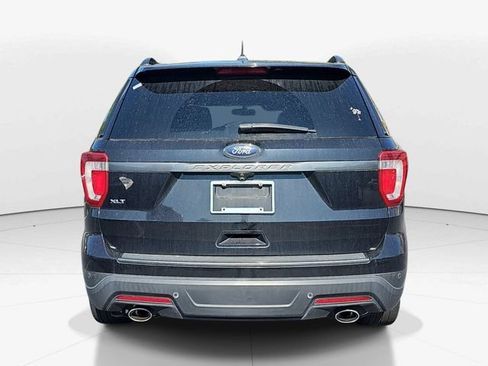 Used 2019 Ford Explorer XLT w/ Equipment Group 202A FWD image 4